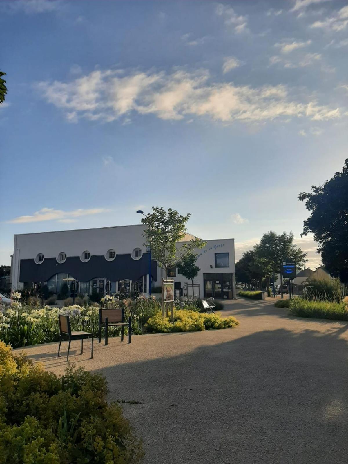 La Maison Rose - Avec Grand Jardin Clos A 300M De La Mer Hauteville-sur-Mer Eksteriør bilde